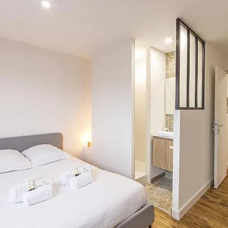 Apartament Chez Marius - 3 Chambres - Laval