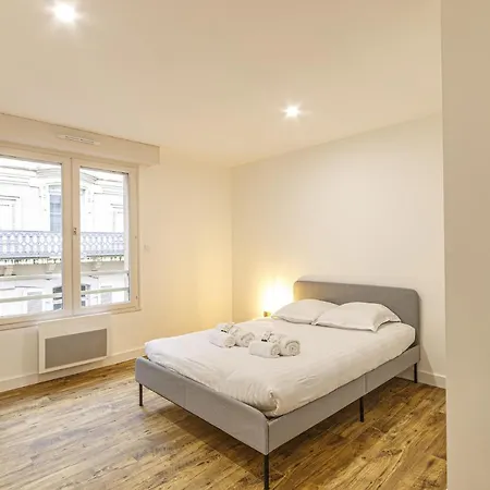 Chez Marius - 3 Chambres - Laval Apartament