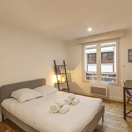 Apartament Chez Marius - 3 Chambres - Laval